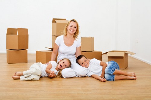 Packing and transport support for retail or office relocation in Preston